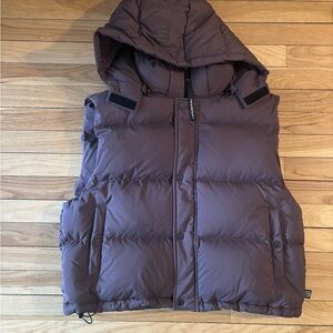 Aritzia Super Puff Shorty Vest